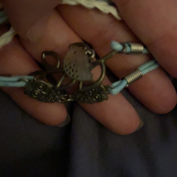 Assorted bracelets - Picture 3 of 4